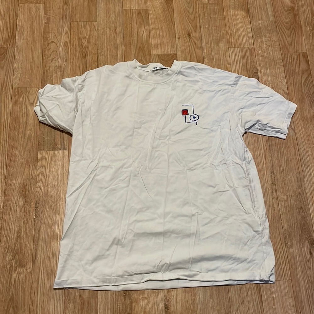 Men’s size large ZARA shirt.
